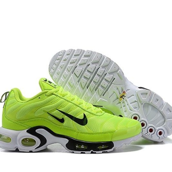 nike air max plus premium men's shoe